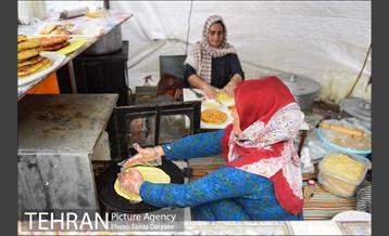 آیین گلاب­گیری «زیارت گل» 14