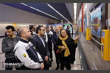 افتتاح نمایشگاه عکس رومانی در ایستگاه مترو تجریش 16