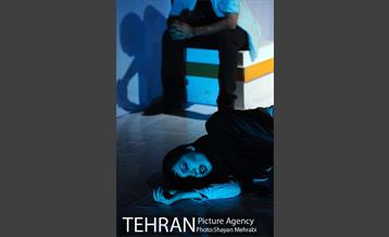 نمایش "او فقط خسته بود" 13