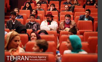 اکران خیریه انیمیشن مبارک در بازارچه رعد‎ 16