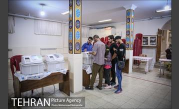 حضور مردم در انتخابات شورایاری محلات شهر تهران  - ۳ 21