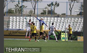 دیدار راه آهن و پدیده در لیگ برتر فوتبال 11