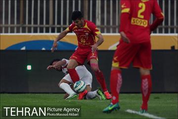 دیدار تیم های فوتبال نفت تهران و پرسپولیس