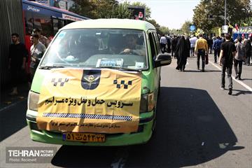 در حاشیه نماز جمعه تهران به امامت رهبر انقلاب 36