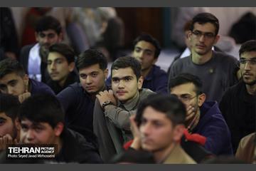 نشست صمیمانه شهردار تهران با دانش آموزان بسیجی سراسر کشور 23