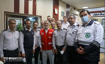 بازدید سرزده شهردار تهران از ستاد فرماندهی عملیات آتش نشانی 17