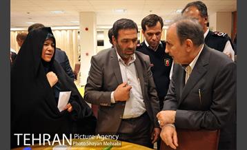 تجلیل از خانواده شهدای آتش‌نشان حادثه پلاسکو با حضور شهردار تهران 8