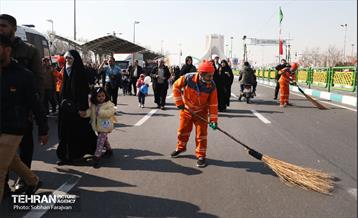 خدمات شهرداری تهران در پایان راهپیمایی ۲۲ بهمن - ۱ 26