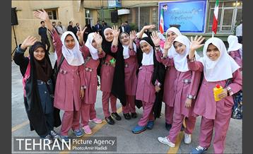 آغاز سال تحصیلی ۹۶- ۹۵ با حضور شهردار تهران 3