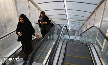 بازدید مدیرکل حوزه شهردار تهران از پروژه پل‌های مکانیزه عابرپیاده 42