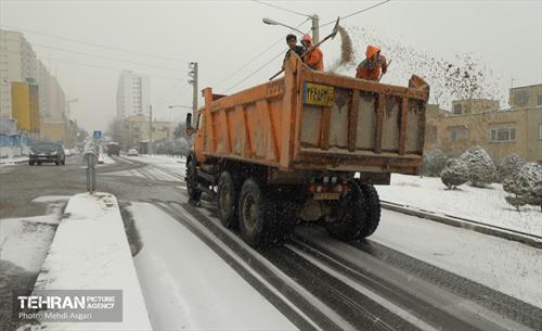 عملیات برف‌روبی در منطقه 2 11