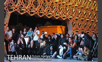 اجتماع بزرگ جوانان شهر تهران در میدان امام حسین(ع) 30