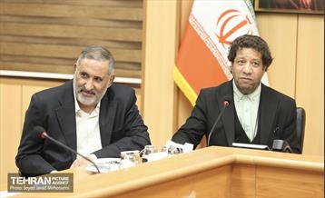 نشست صمیمانه شهردار تهران با جمعی از شعرا 36