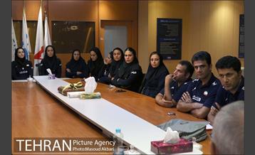 بدرقه دکتر داورزنى از تیم ملى والیبال بانوان  2