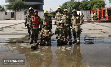 بازدید رییس مدیریت بحران کشور از مرکز آموزش آتش‌نشانی شهرداری تهران 18