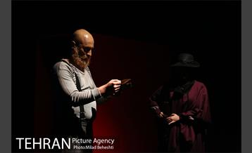 نمایش بوی گند دهن خانوم مارکز 2