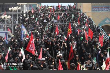 اقامه نماز بر پیکر آقای شهید ایران - 1 1