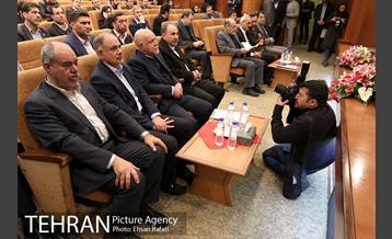 امضای تفاهم نامه همکاری توسعه حمل و نقل ریلی بین وزارت نفت و شهرداری تهران 3