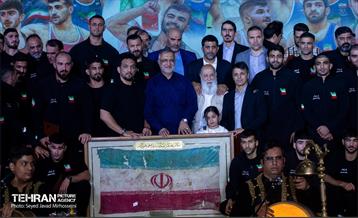 مراسم تجلیل از کشتی‌گیران قهرمان جهان (جشنی برای ایران) 13