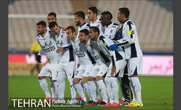 دیدار تیم های فوتبال استقلال تهران و پیکان