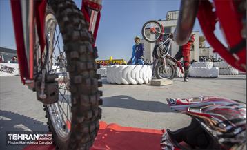 رانـد نهایی مسابقات قهرمانی موتور تریال  11