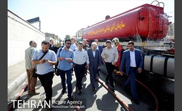 آتش سوزی انبار کالا در خیابان فداییان اسلام 17