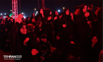 آئین بدرقه زائران اربعین در میدان آزادی 7