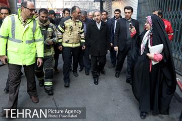 بازدید شهردار تهران از محل آتش‌سوزی ساختمان برق حرارتی وزارت نیرو  6