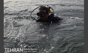 سقوط بالگرد در دریاچه شهدای خلیج فارس