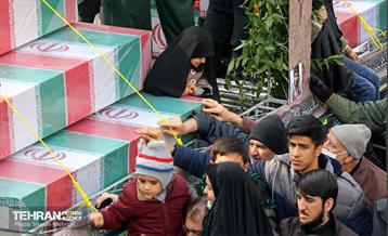 تشییع پیکر ۲۰۰ شهید گمنام دفاع مقدس در تهران 6