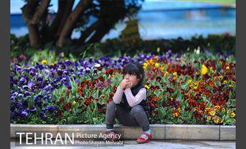 رویش گل های لاله در پارک شهر 18