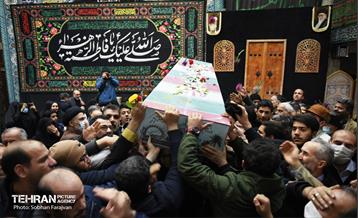 تشییع پیکر شهید گمنام در مسجد حجت(عج) 25