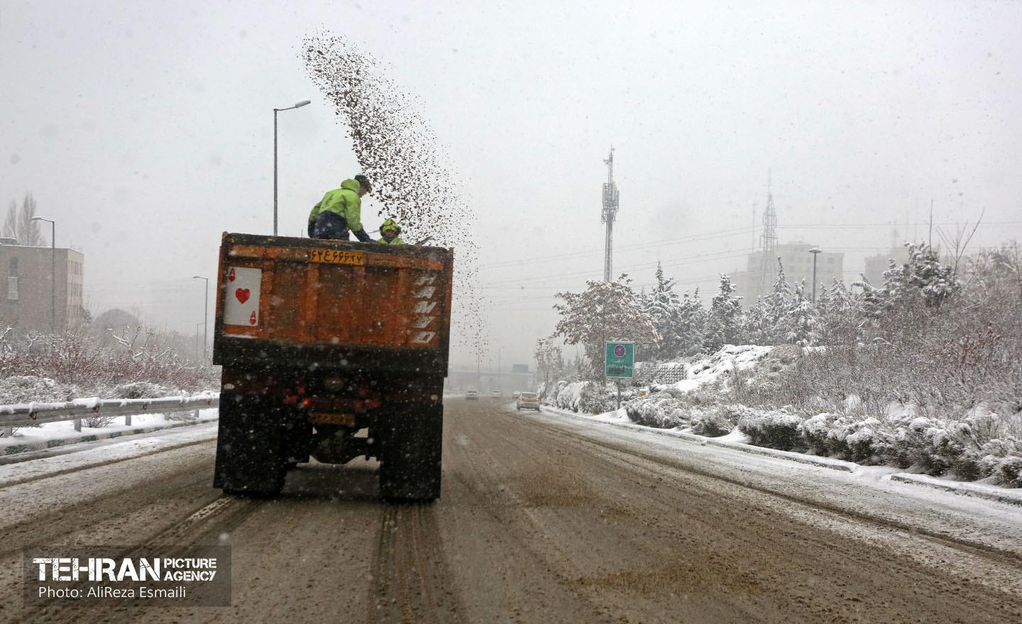 عملیات برف‌روبی در منطقه 5 22