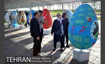 جشنواره تخم مرغ رنگی در میدان آزادی 10