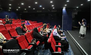 دومین روز کارگاه داستان‌نویسی ویژه اعضای کانون نوجوانان 25