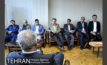 دیدار صمیمانه کارکنان شهرداری تهران با حسن رباطی 32