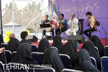مراسم درختکاری به مناسبت روز مادر 23