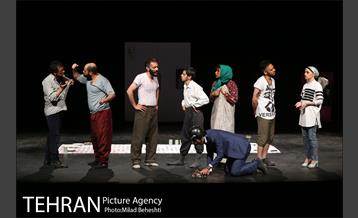 نمایش آوازهای سر شام‎ 9