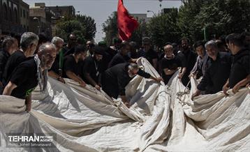 خیمه سوزان ظهر عاشورا در چهارراه گلوبندگ 45