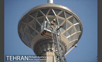 بازدید دکتر نجفی از مانور نیروهای آتش نشانی 10