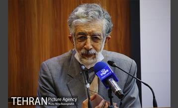 رونمایی از کتاب 8 جلدی «چهل ستون» 15