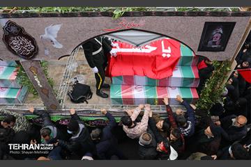 تشییع پیکر ۲۰۰ شهید گمنام دفاع مقدس در تهران 9