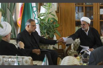 دیدار آیت‌الله اراکی با شهردار تهران