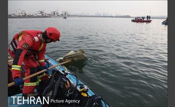 سقوط یه فروند بالگرد در دریاچه شهدای خلیج فارس 22