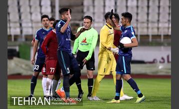 دیدار تیم های فوتبال پیکان و شهر خودرو 11