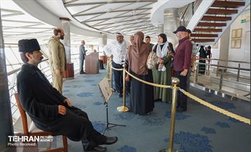 بازدید بیش از ۱۰۰ خانواده شهدای غزه از برج میلاد 2