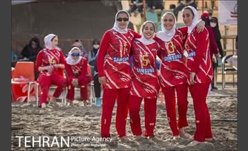 مسابقات والیبال ماسه‌ای زنان تهران 22