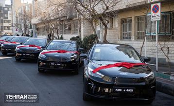 آیین رونمایی از تاکسی‌های برقی 32