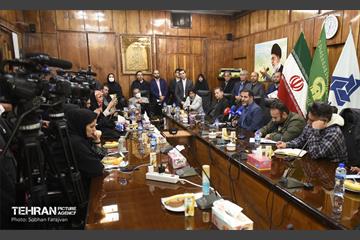 بازدید اصحاب رسانه از مراکز بازسازی ناوگان اتوبوسرانی 17