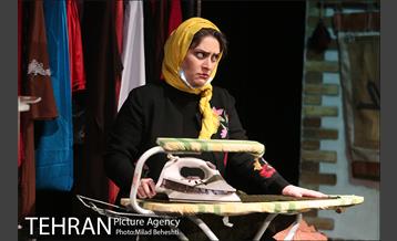 نمایش نام تمام مادران...‎ 2